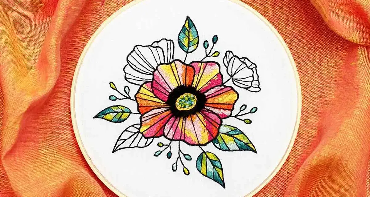 Hermoso bordado de flores coloridas y hojas, ideal como patrones de flores para bordar e imprimir.
