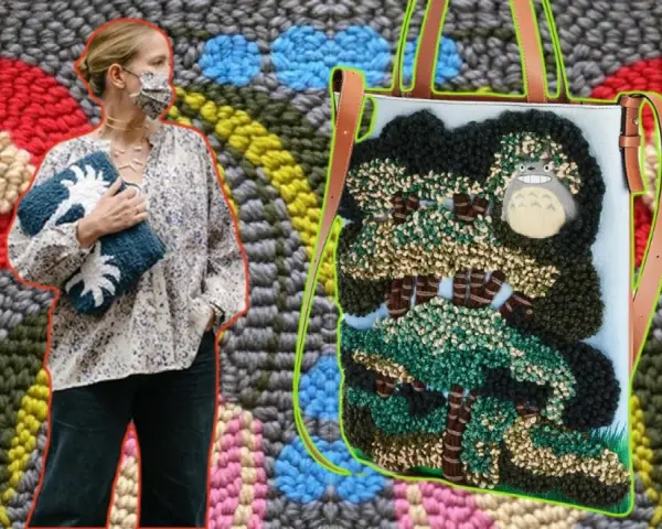 Mujer con bolso y cartera de bordar con punzón, con Totoro en un árbol y fondo de tejido abstracto.